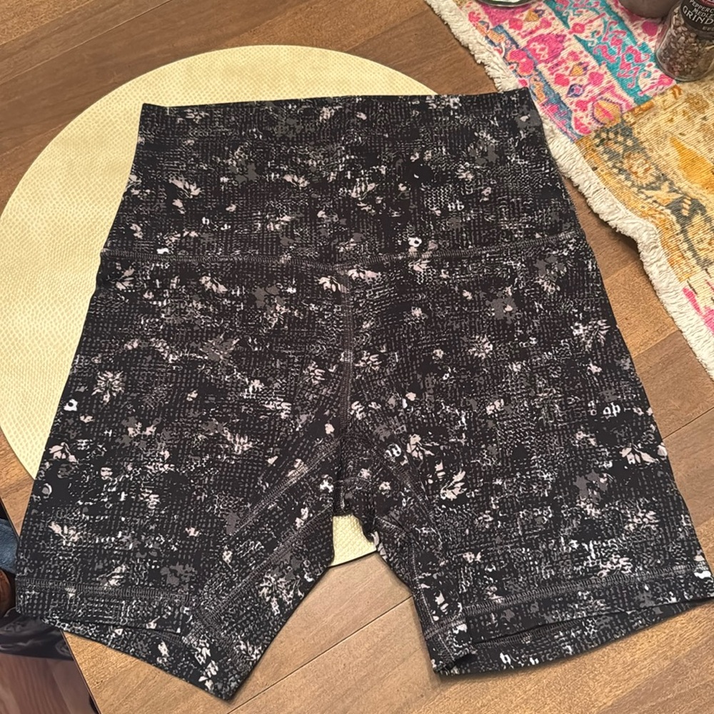 Lululemon Align 6” shorts size 4